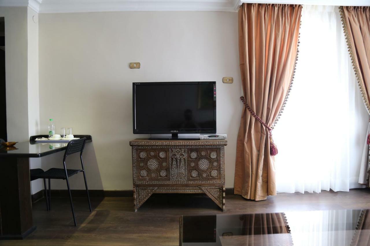 Gondola Hotel & Suites Амман Экстерьер фото