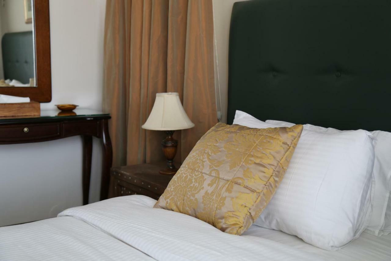 Gondola Hotel & Suites Амман Экстерьер фото