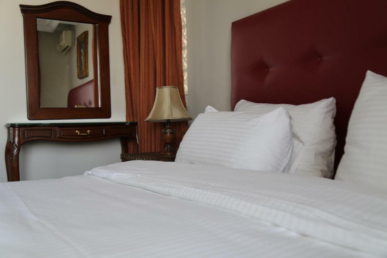 Gondola Hotel & Suites Амман Экстерьер фото